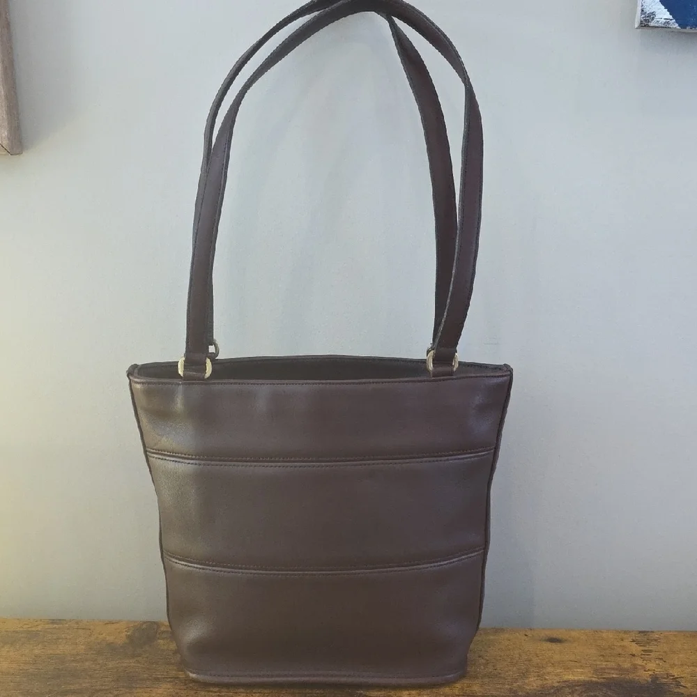 Coach Vintage Tribeca Mahogany Perfect Vintage Condition NO HANGTAG